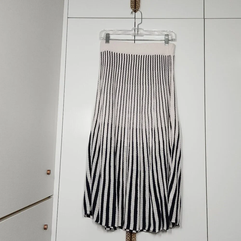 Club Monaco Knit Midi Striped Pattern Skirt Size M Navy/White